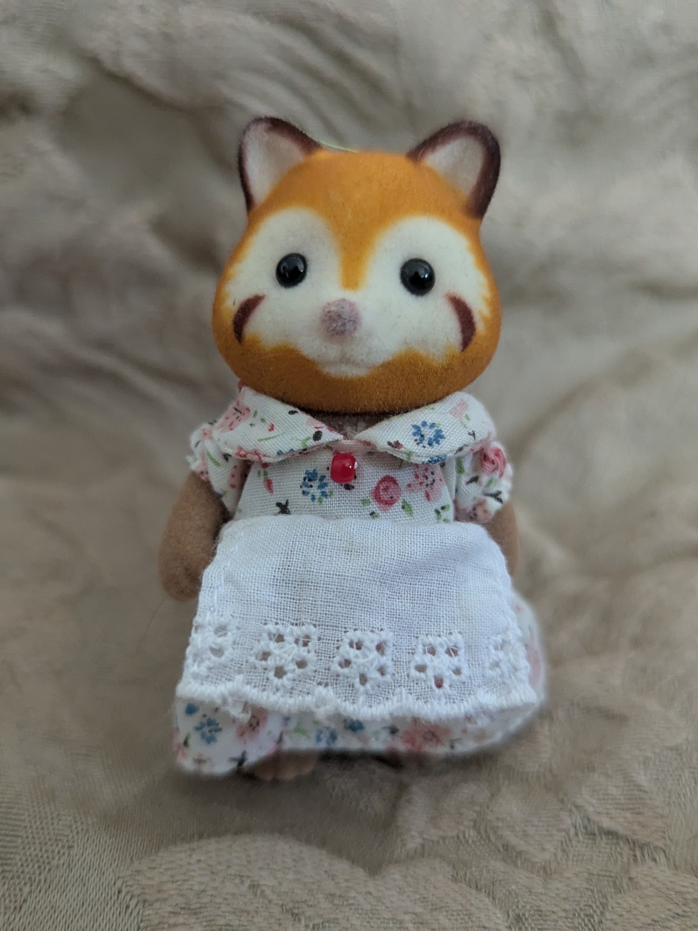 Calico Critters Robinson Red Panda Family - Sylvanian Families - Picture 4 of 7